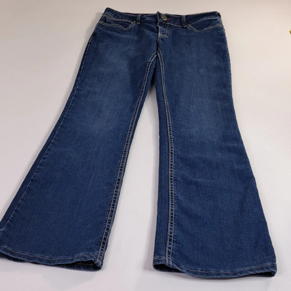 Wrangler Bootcut Mid-Rise Blue Jeans Size 7/8 ×32 Style 10MWBAR - Picture 10 of 15